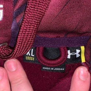 Men’s under armor sweatshirt